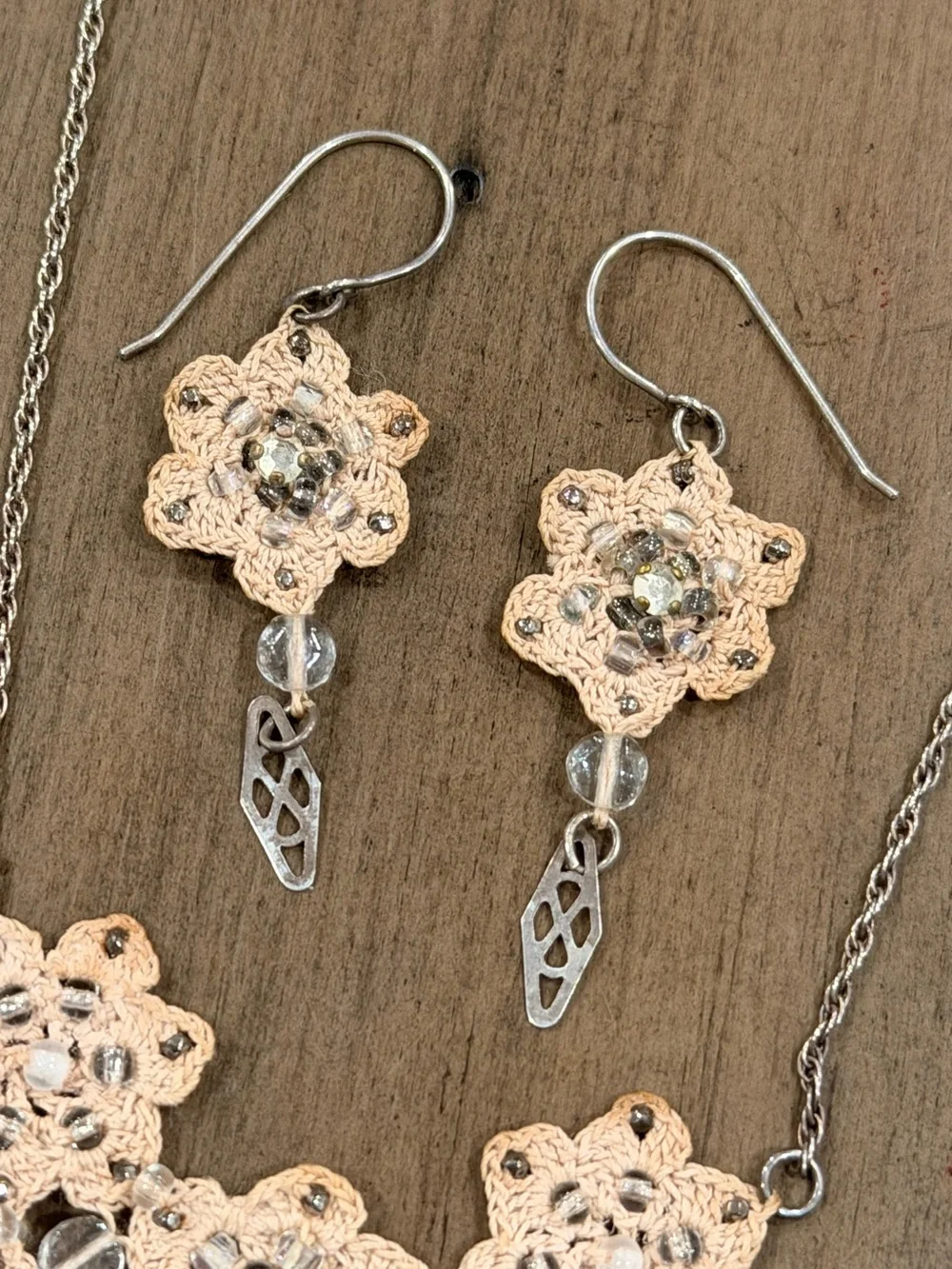 Delicate Cream Crochet Lace Floral Necklace & Earrings Set Vintage Style #